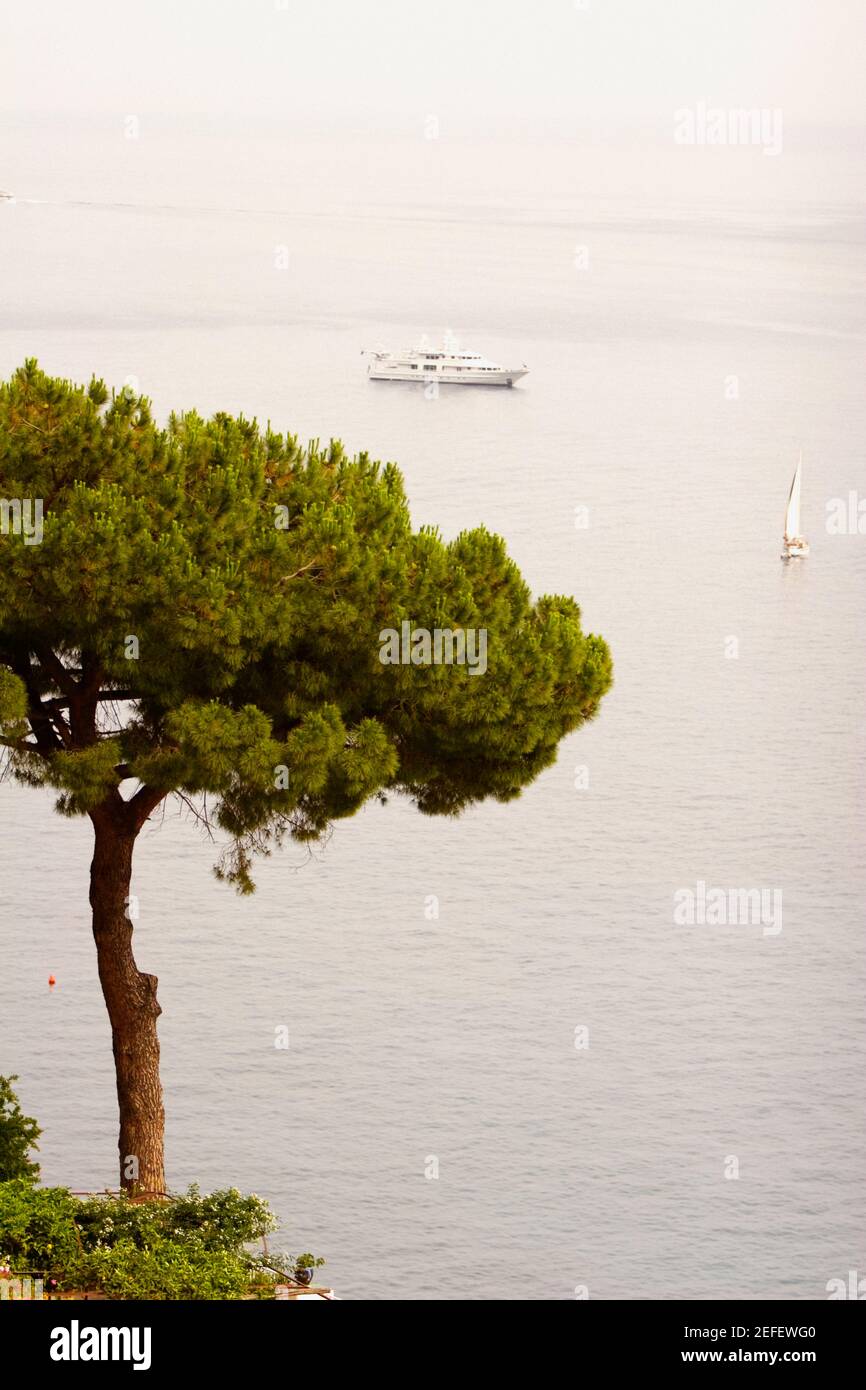 Amalfi coast cruise ship hi-res stock photography and images - Alamy