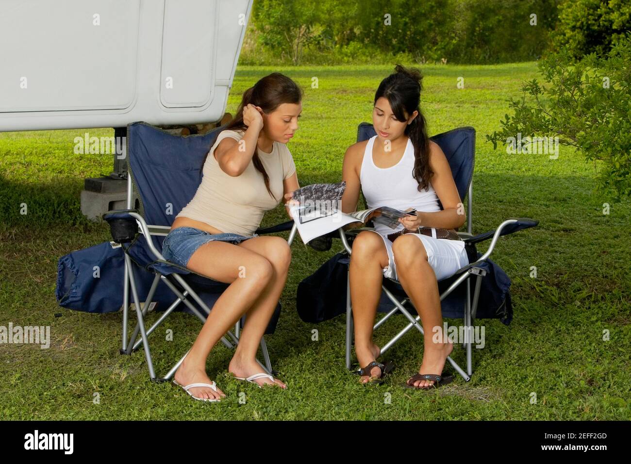 Teen girl on sale flip flops