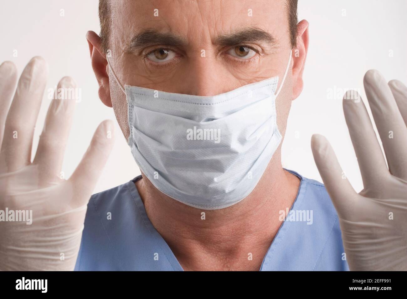 Portrait of a male surgeon Stock Photo - Alamy