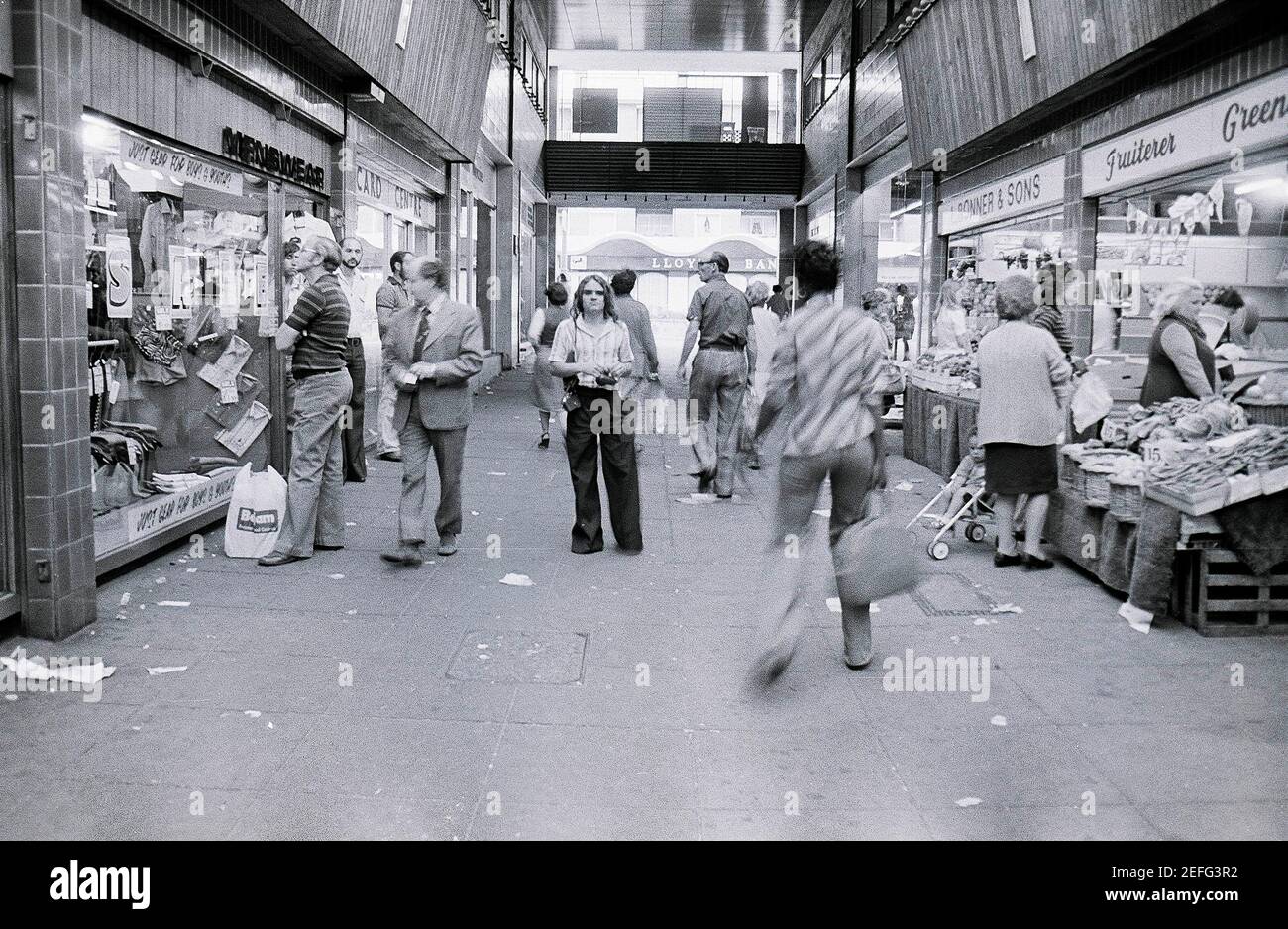 The Arcade Walthamstow High Street London 1977 Stock Photo - Alamy