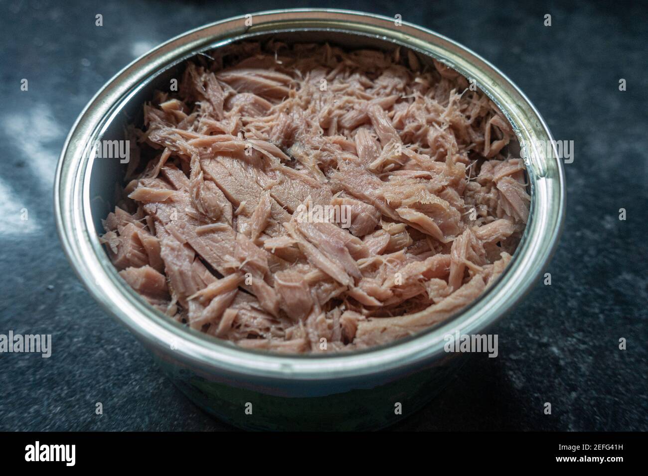 Tuna chunks hi-res stock photography and images - Alamy