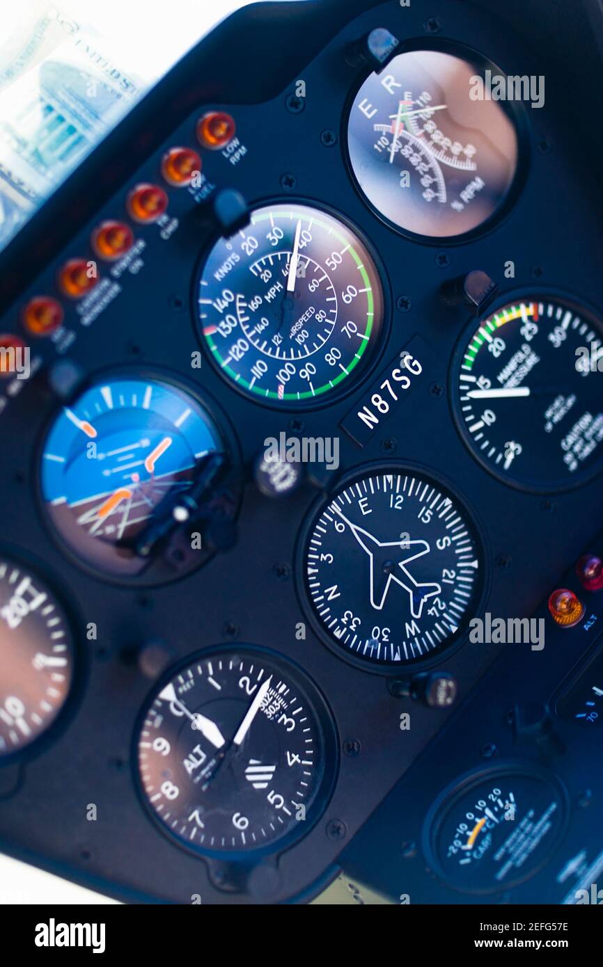 Gauge cockpit airplane hires stock photography and images Alamy