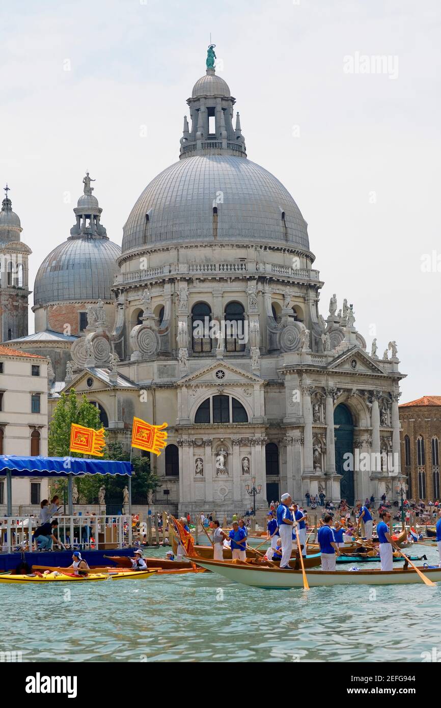 Palloncino scultura del cane sul Grand Canal, Venezia, Italia Foto stock -  Alamy