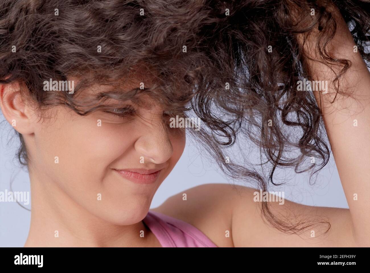 Young woman distressed face holding hi-res stock photography and images ...