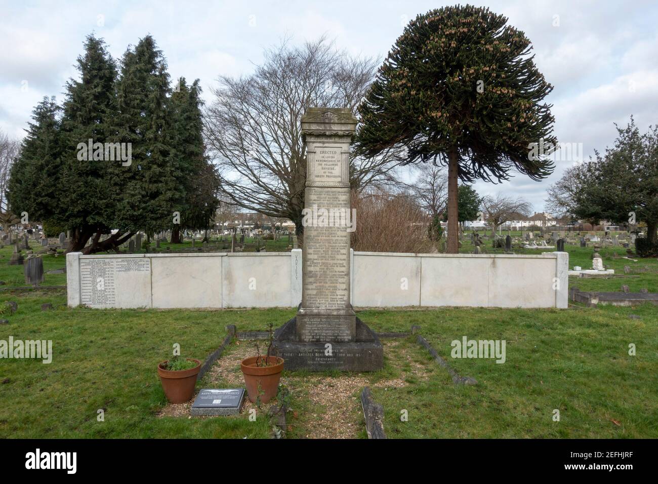 Variety Artistes Memorial in Twickenham Cemetery, Whitton, Richmond upon Thames, London, UK. Stock Photo