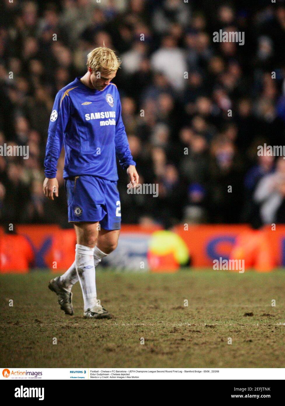 Football Chelsea V Fc Barcelona Uefa Champions League Second Round First Leg Stamford Bridge 05 06 22 2 06 Eidur Gudjohnsen Chelsea Dejected Mandatory Credit Action Images Alex Morton Stock Photo Alamy Football Chelsea V Fc Barcelona Uefa Champions League Second Round First Leg Stamford Bridge 05 06 22 2 06 Eidur Gudjohnsen Chelsea Dejected Mandatory Credit Action Images Alex Morton Stock Photo Alamy