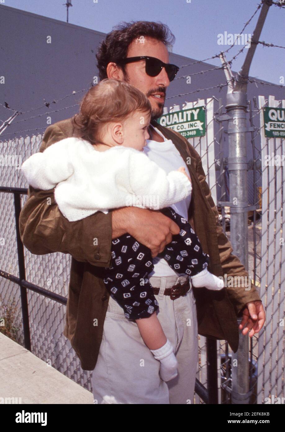 Bruce Springsteen and son Evan James Springsteen in 1991. Credit: Ralph  Dominguez/MediaPunch Stock Photo - Alamy