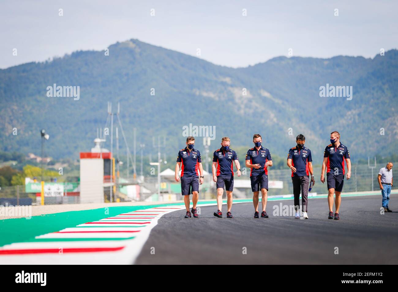 trackwalk-albon-alexander-tha-aston-martin-red-bull-racing-honda