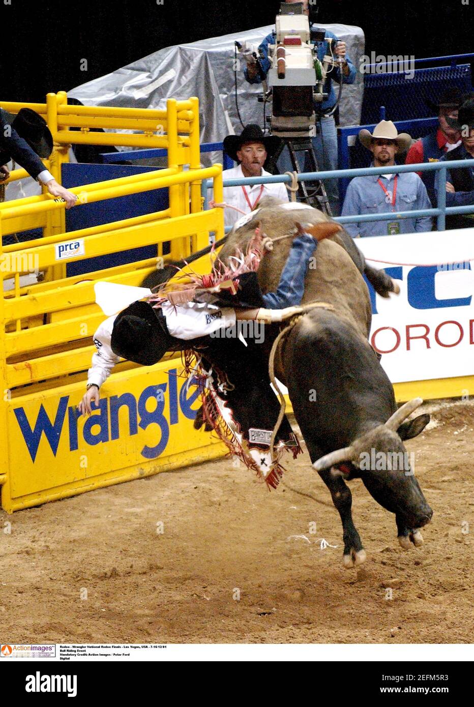 Rodeo - Wrangler National Rodeo Finals - Las Vegas, USA - 7-16/12/01 Bull  Riding Event Mandatory Credit: Action Images / Peter Ford Digital Stock  Photo - Alamy
