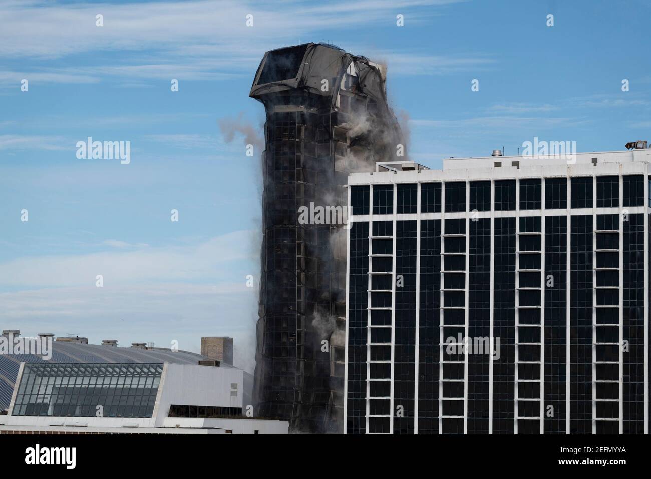 Implosion photos, video of last Riviera hotel in Las Vegas – Press  Enterprise