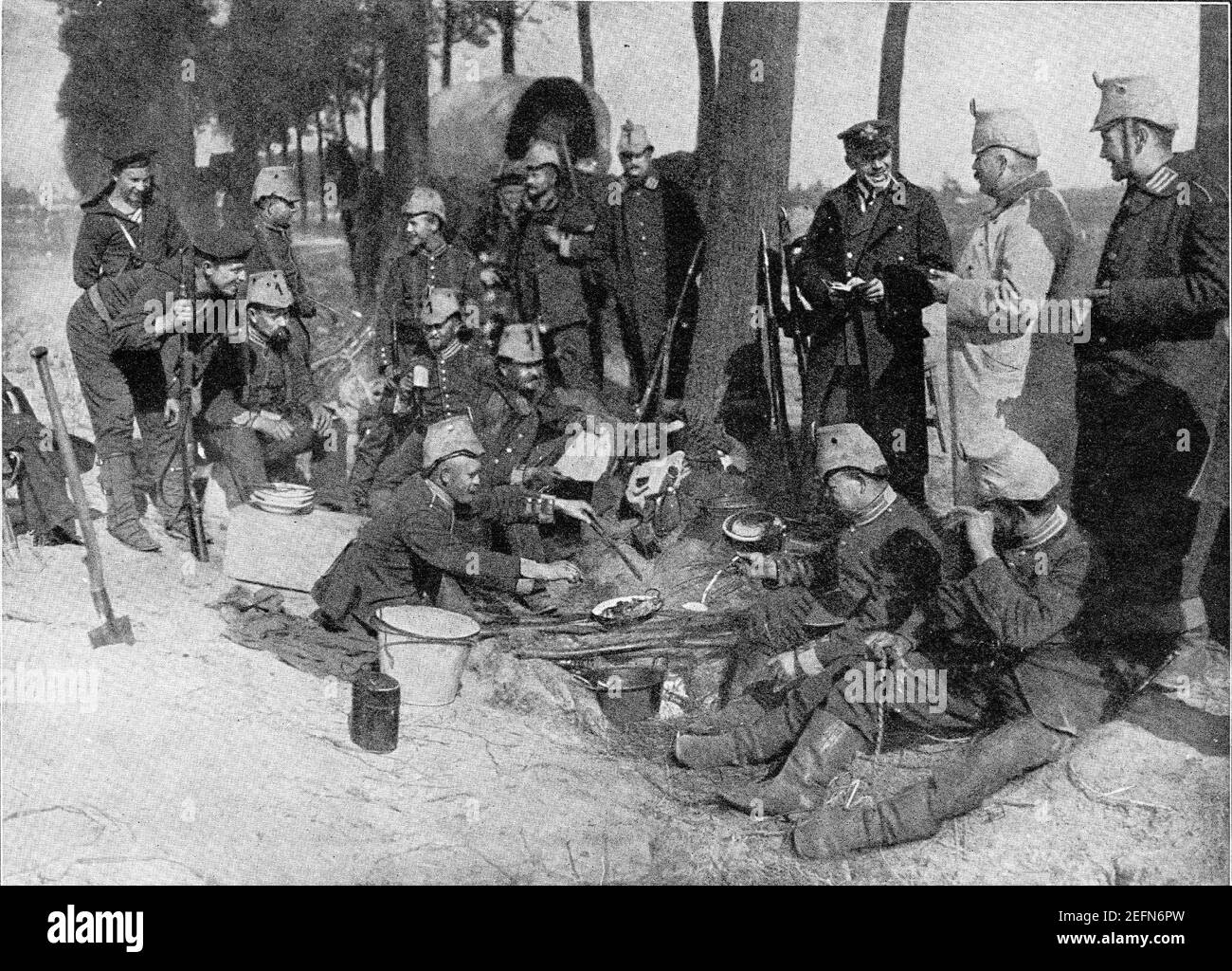 Offiziere und Mannschaften vom Seebataillon und der Marinedivision vor Antwerpen 1914 oder 1915. Stock Photo