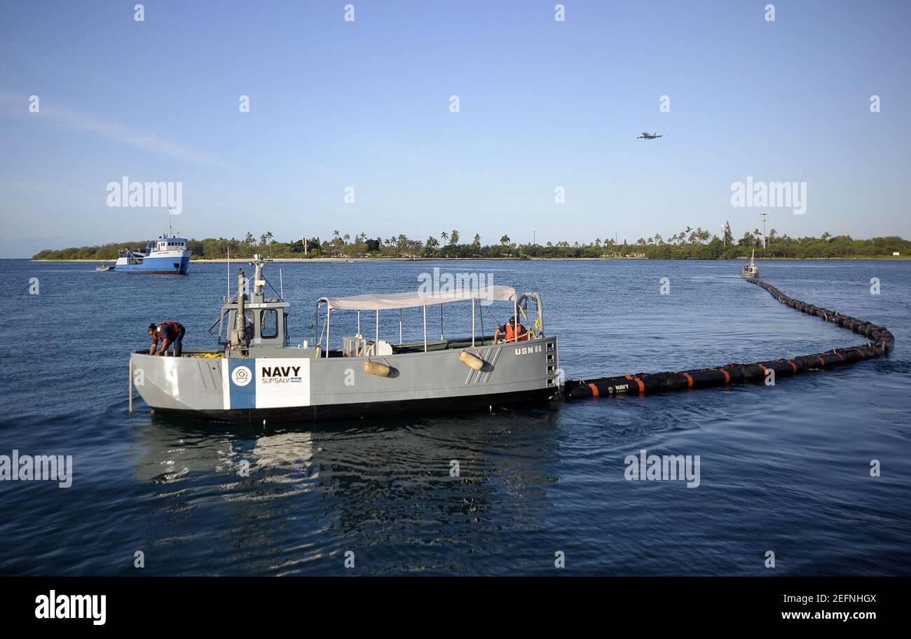 Oil spill drill 140408 Stock Photo Alamy