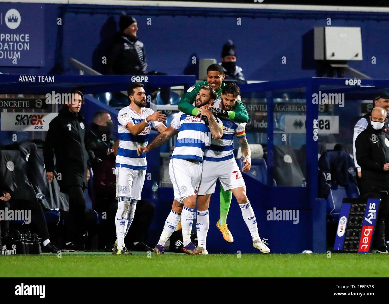 Efl championship trophy hi-res stock photography and images - Alamy