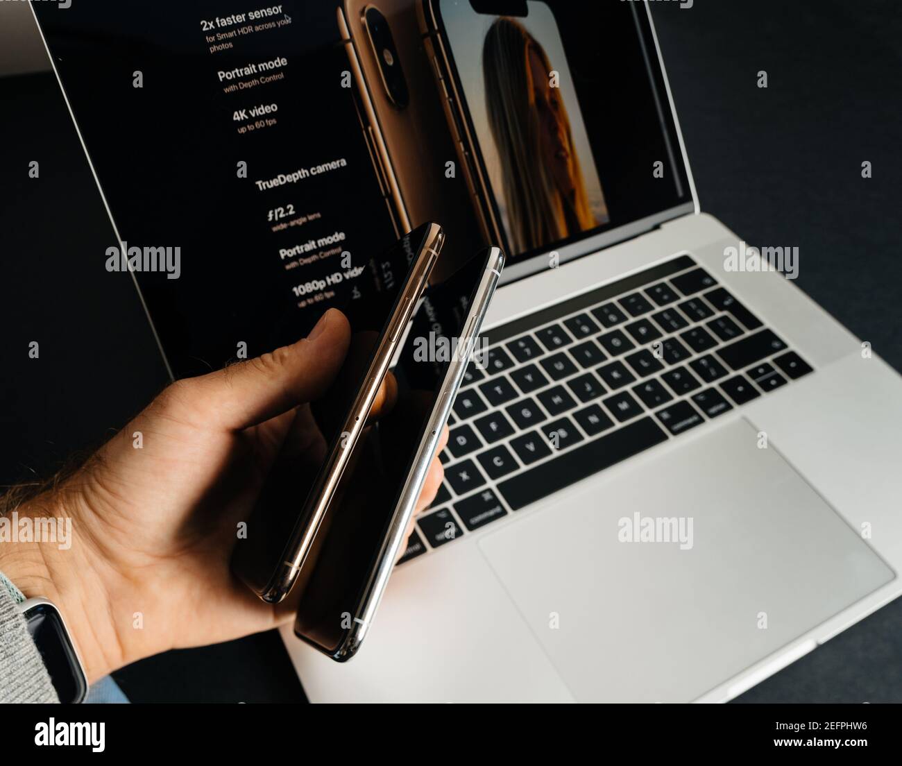 Iphone 12 keyboard hi-res stock photography and images - Alamy