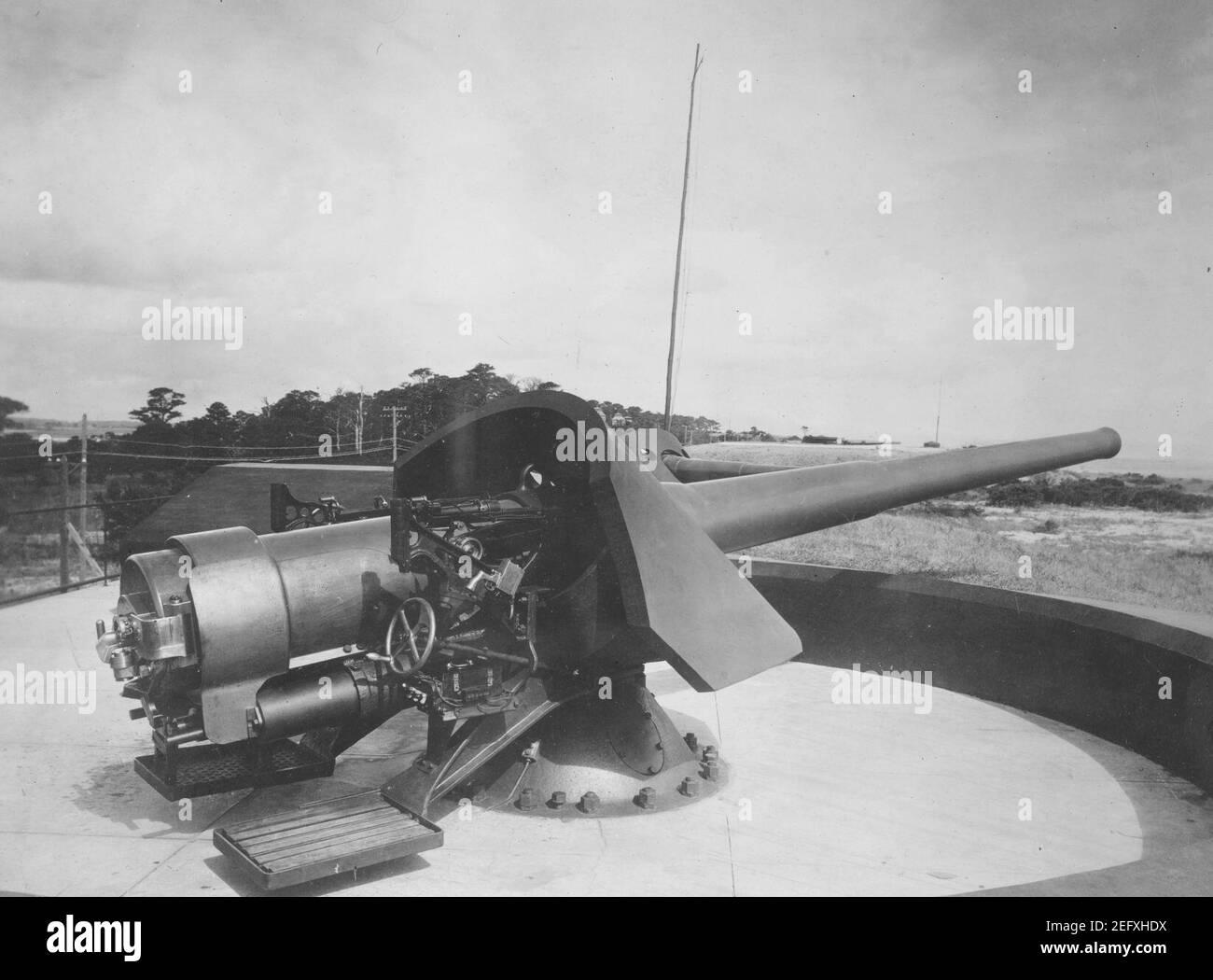 Ordnance Types Artillery Medium Heavy 6'' Gun cropped Stock Photo Alamy