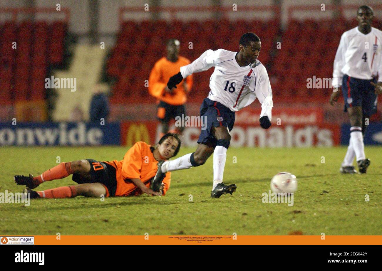 Action Grounded Football High Resolution Stock Photography And Images Alamy
