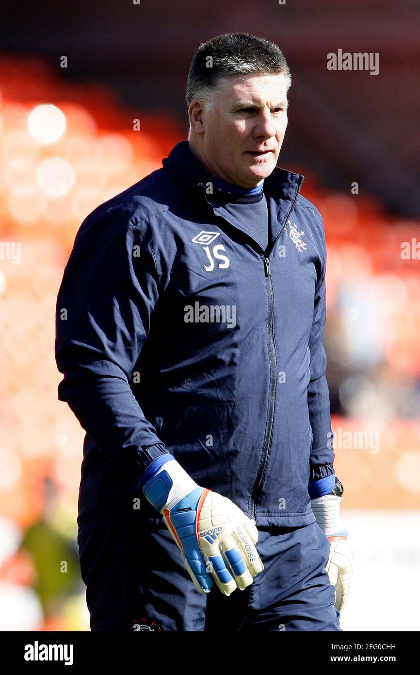 Goalkeeping coach jim stewart hires stock photography and images Alamy