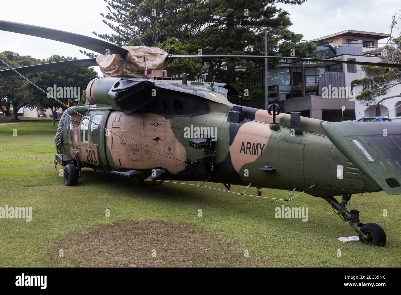 Sydney, Australia. Thursday 18th February 2021. A Black Hawk helicopter is down in Robertson Park, Watson's Bay  in Sydney's eastern suburbs, after having to make an emergency landing. The special forces helicopter came into contact with a ship during an anti-terrorism exercise on Sydney Harbour. Credit Paul Lovelace/Alamy Live News Stock Photo