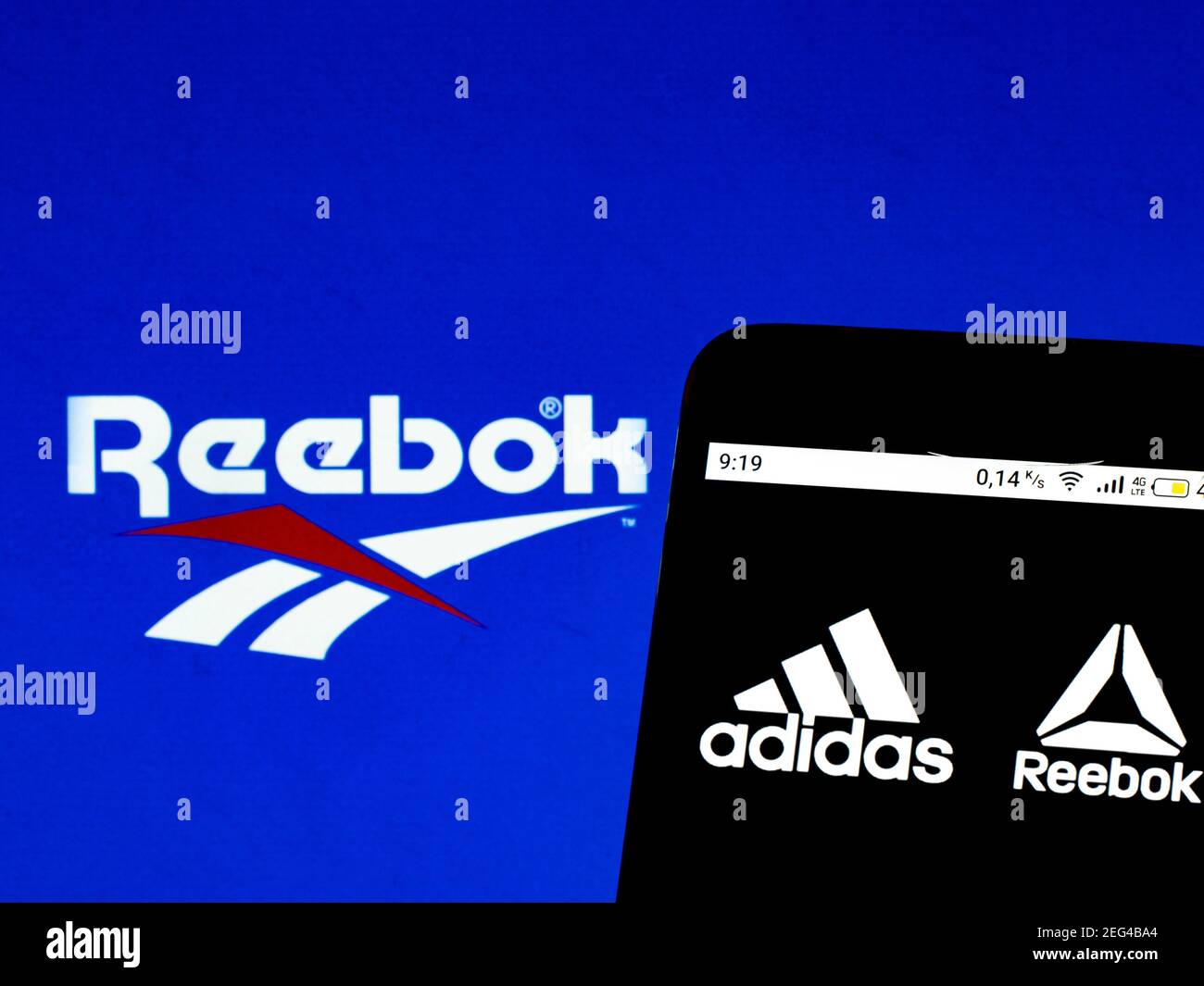 Reebok logo hi-res stock photography and images - Alamy