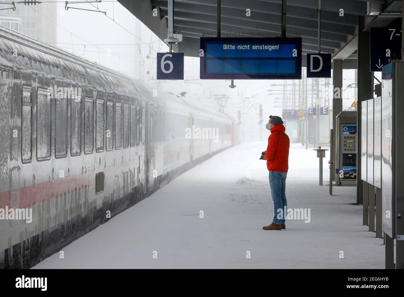 Delayed train hi-res stock photography and images - Alamy