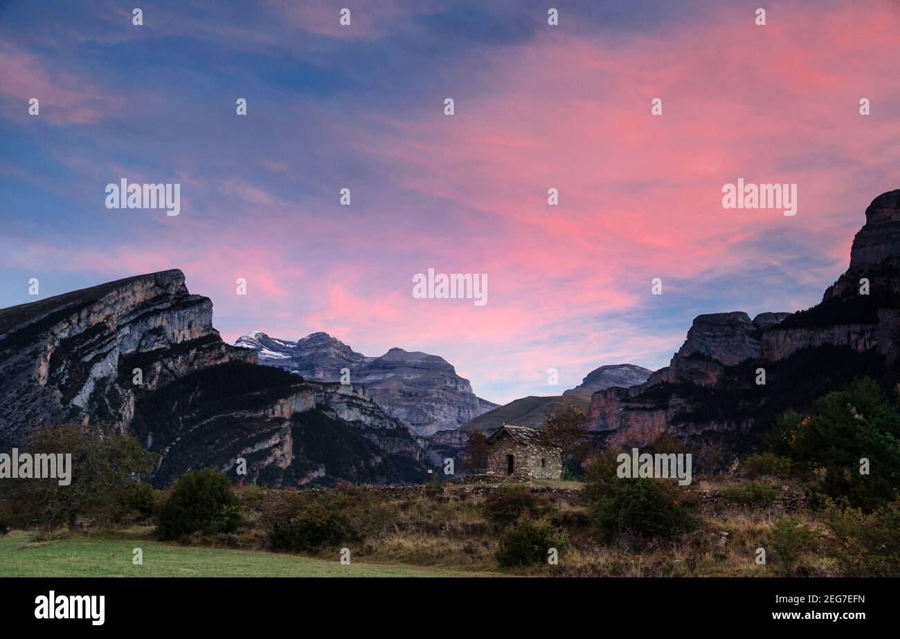 Sunrise from Vió (Aragon). Views of the Añisclo Canyon (Ordesa and Monte Perdido National Park, Spain, Pyrenees) Stock Photo