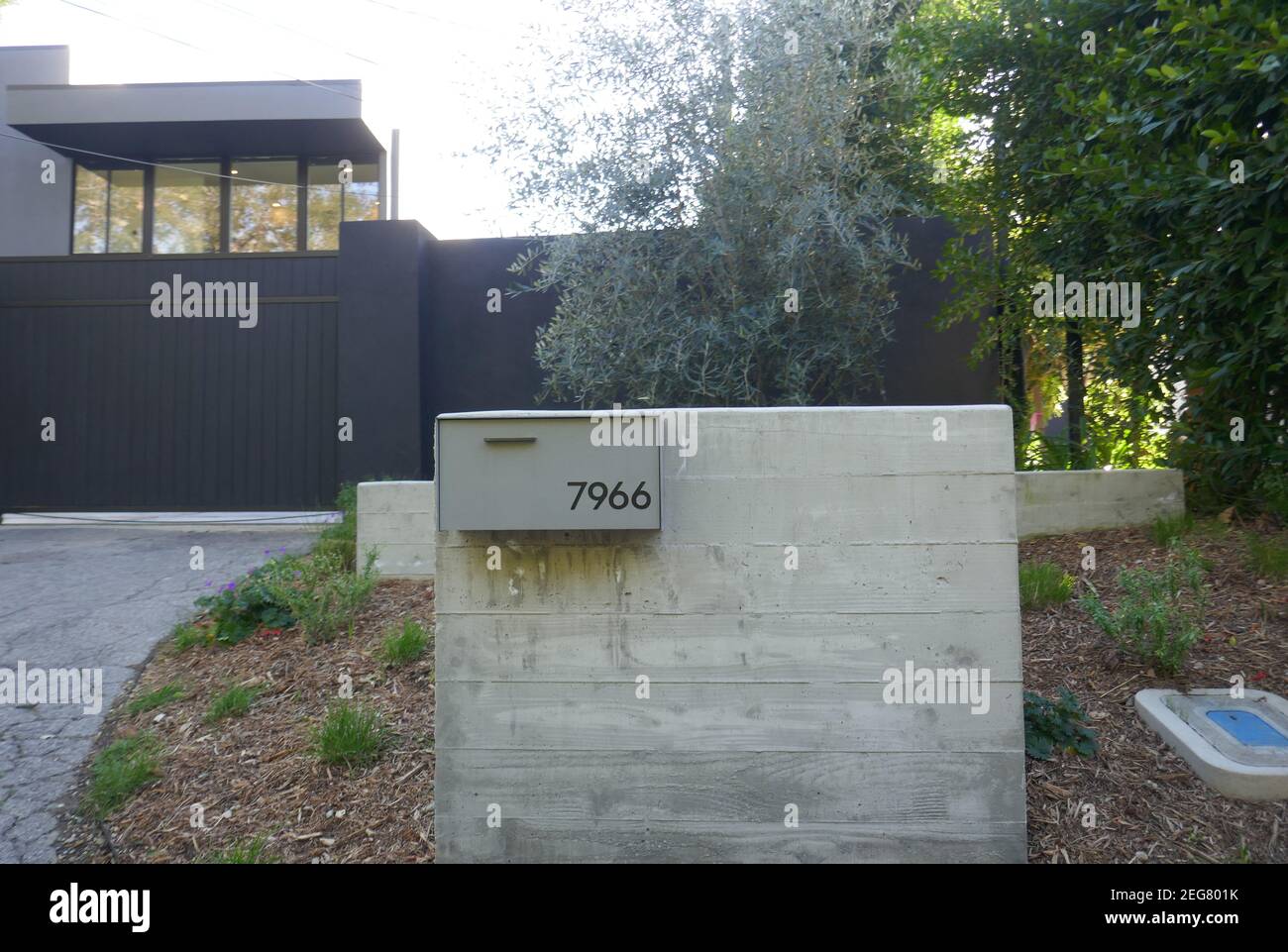 Los Angeles, California, USA 17th February 2021 A general view of atmosphere of actress Meg Ryan and actor Dennis Quaid's former home/house on February 17, 2021 in Los Angeles, California, USA. Photo by Barry King/Alamy Stock Photo Stock Photo