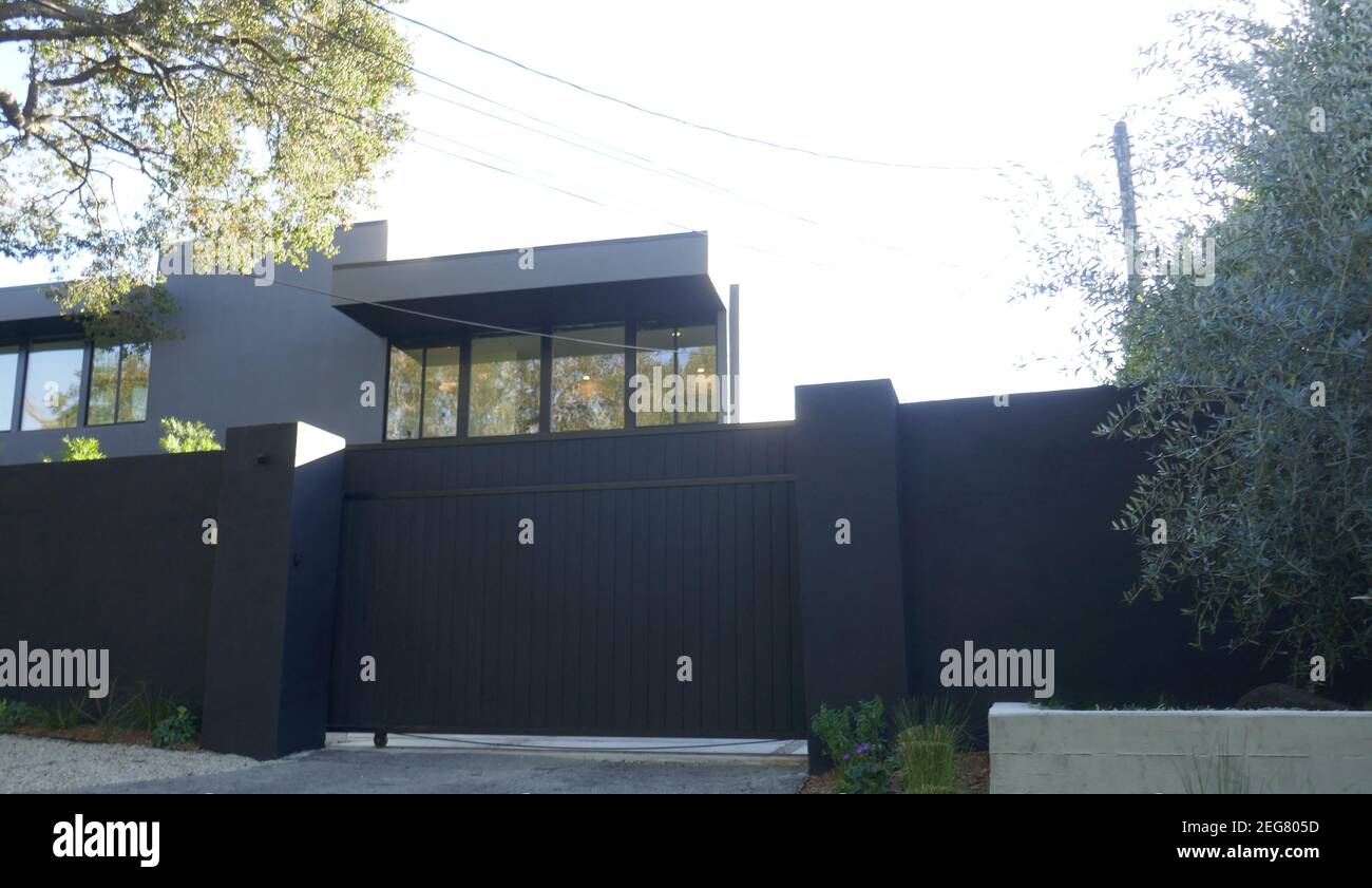 Los Angeles, California, USA 17th February 2021 A general view of atmosphere of actress Meg Ryan and actor Dennis Quaid's former home/house on February 17, 2021 in Los Angeles, California, USA. Photo by Barry King/Alamy Stock Photo Stock Photo