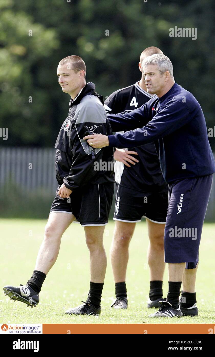 Football Total Network Solutions Training Vauxhall Motors Fc 8 7 05 Total Network Solutions Manager Ken Mckenna With Player John Lawless During Training Mandatory Credit Action Images Keith Williams Livepic Stock Photo Alamy