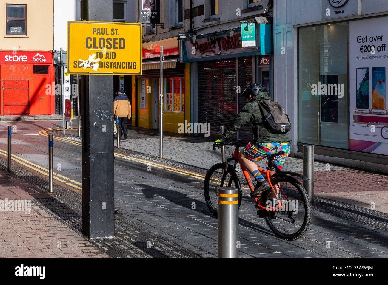 Cork, Ireland. 18th Feb, 2021. People in Cork city centre go about their business during the government's level 5 lockdown. Credit: AG News/Alamy Live News Stock Photo