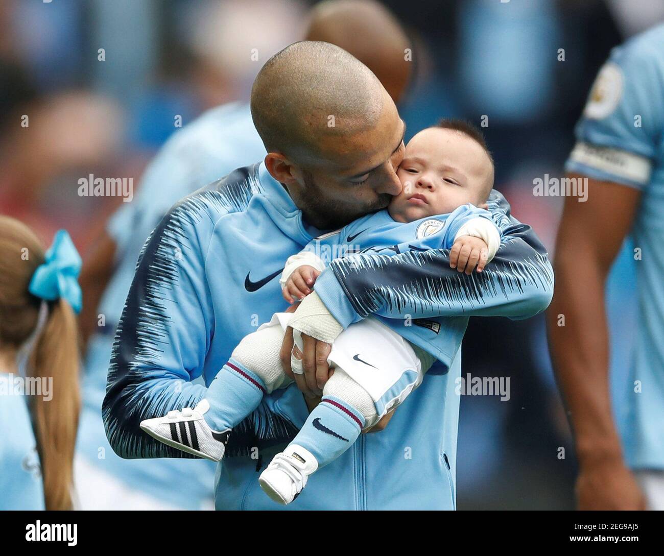 Manchester City S David Silva With Son Mateo Before Kick Off During The Premier League Match At The Etihad Stadium Manchester Stock Photo Alamy Manchester City S David Silva With Son Mateo Before Kick Off During The Premier League Match At The Etihad Stadium Manchester Stock Photo Alamy
