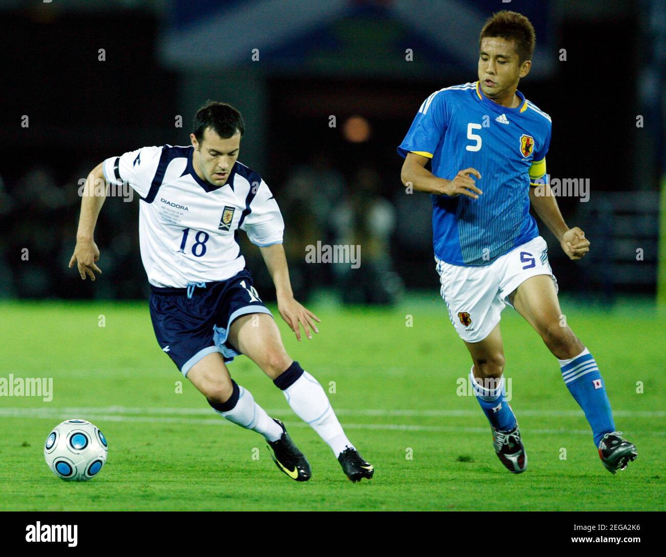 Football Japan V Scotland International Friendly Nissan Stadium Yokohama Japan 10 10 09 Junichi Inamoto R Japan In Action Against Ross Wallace Scotland Mandatory Credit Action Images Kiyoshi Ota Stock Photo Alamy