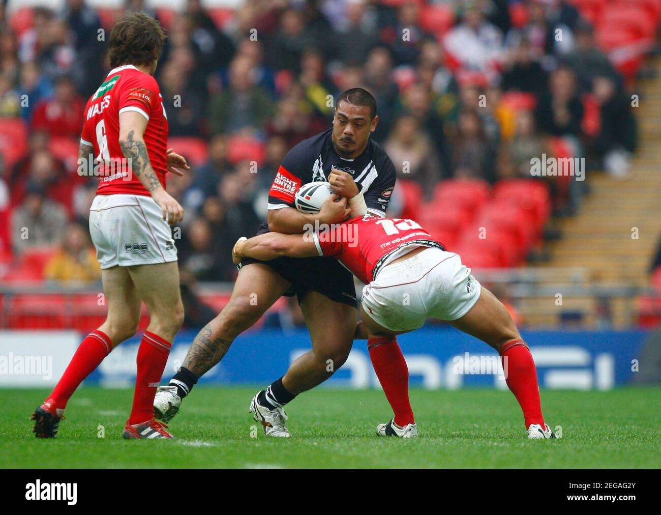 Rugby League - Wales v New Zealand - Gillette Four Nations 2011 - Wembley Stadium - 5/11/11  New Zealand's Sika Manu (C) in action  Mandatory Credit: Action Images / Peter Cziborra Stock Photo