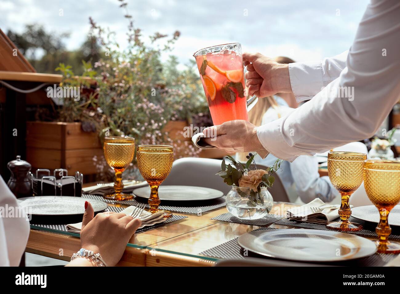 Two friends having amazing hi-res stock photography and images - Alamy