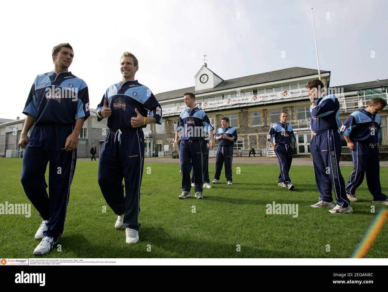 Cricket - Gloucestershire CCC Photocall 2005 - The County Ground - Bristol - 1/4/05  Gloucestershire county cricket club players including Steve Snell and Ian Fisher come from the dressing room to have a team photograph  Mandatory Credit: Action Images / Jason O'Brien Stock Photo