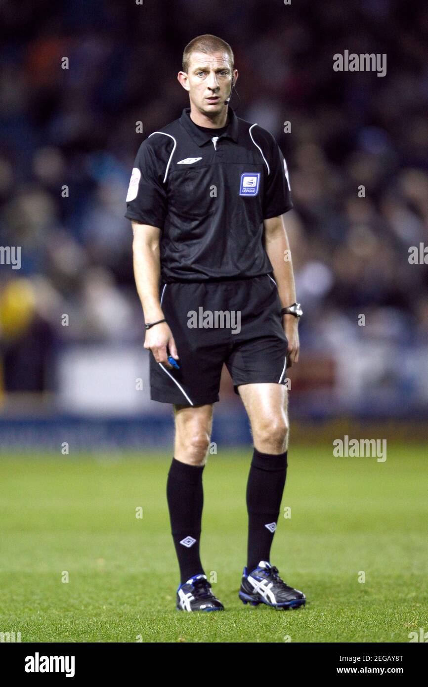 Football - Sheffield Wednesday v Chesterfield - Johnstone's Paint Trophy - Northern Section Second Round - Hillsborough - 10/11 - 6/10/10  Referee Steve Tanner  Mandatory Credit: Action Images / Lee Smith Stock Photo