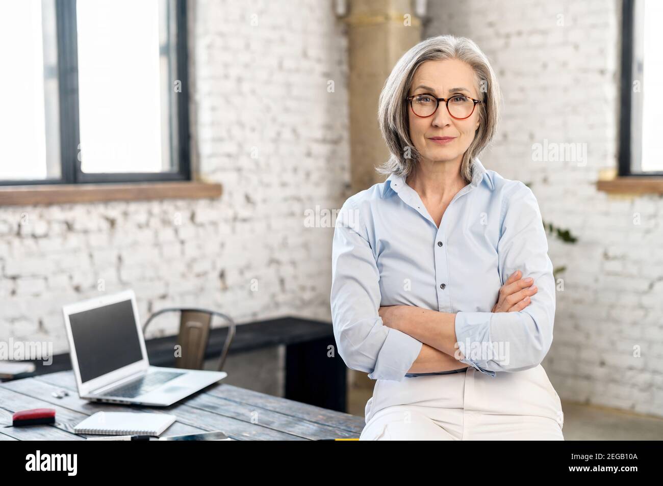 Business woman mature strict hi-res stock photography and images - Alamy