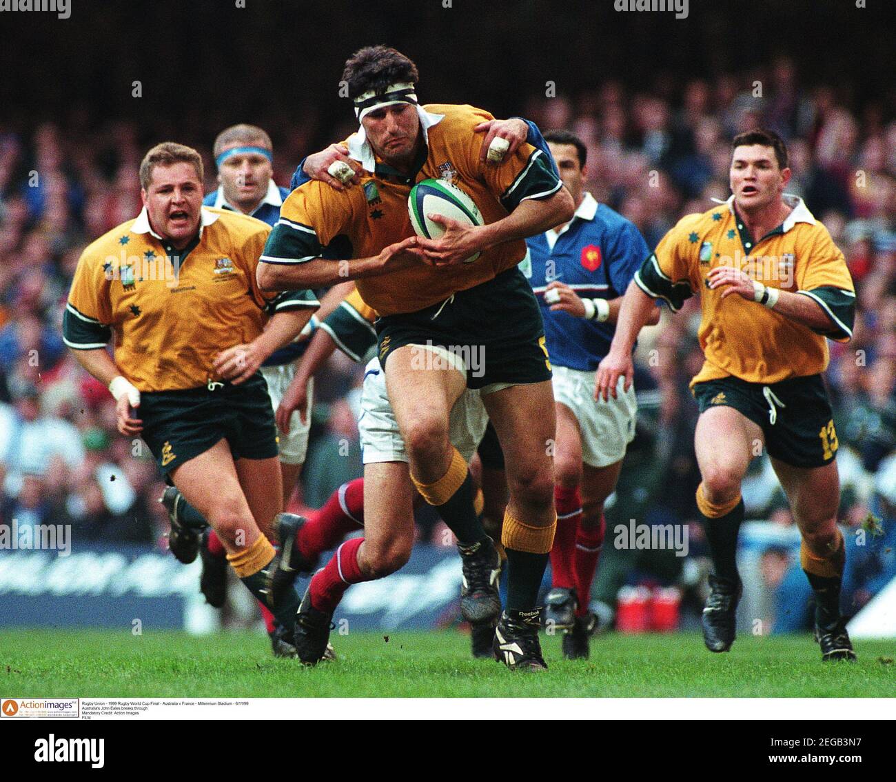 Rugby Union - 1999 Rugby World Cup Final - Australia v France - Millennium  Stadium - 6/11/99 Australia's John Eales breaks through Mandatory Credit:  Action Images FILM Stock Photo - Alamy