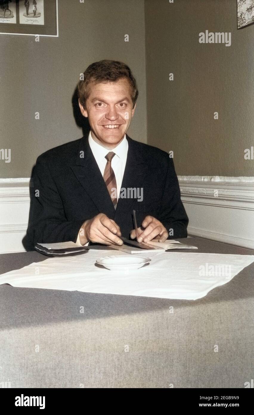 Joe Raphael in Baden Baden, Deutschland 1960er Jahre. Jeoe Raphael at ...