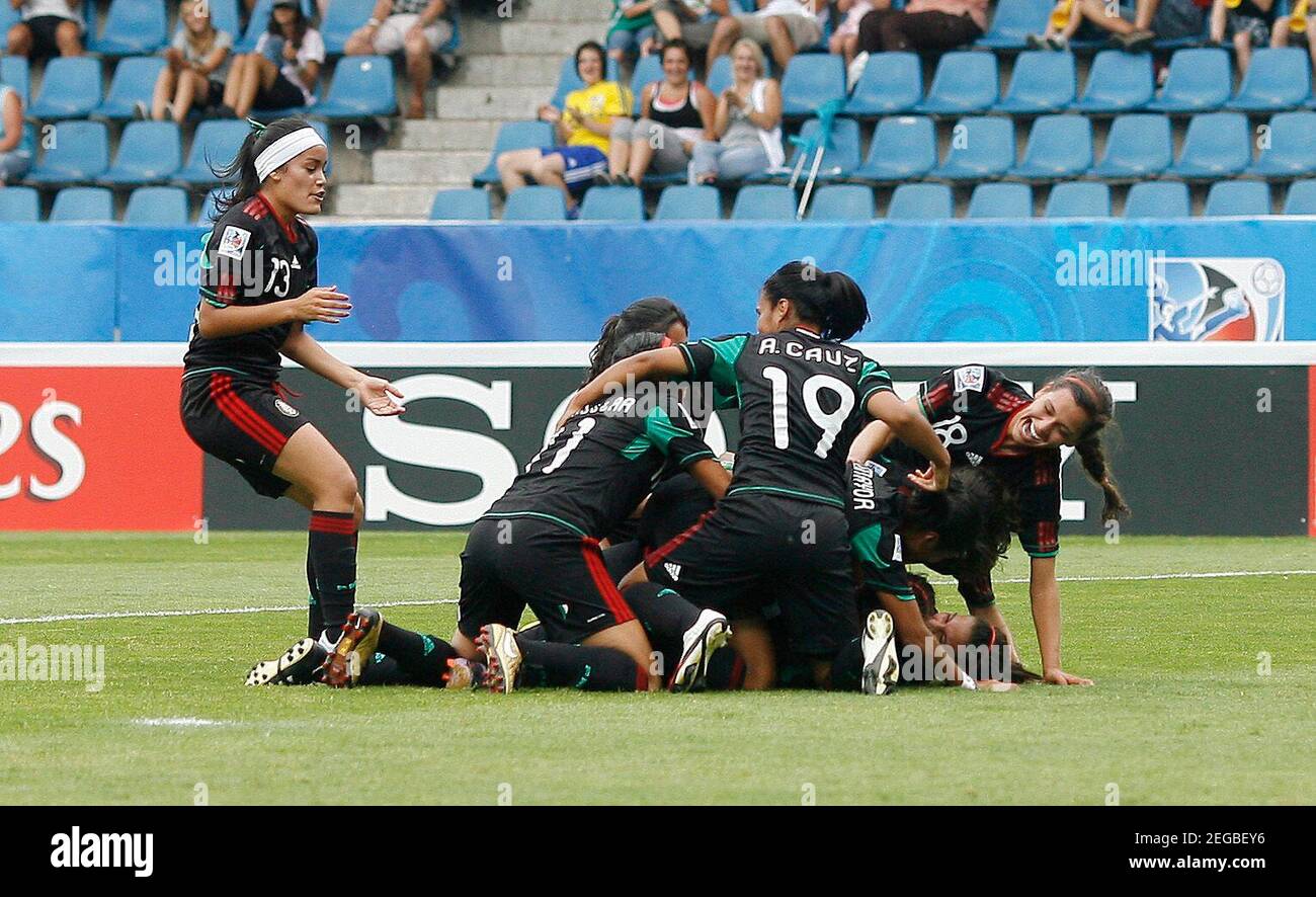 Football Mexico V Nigeria Group C Fifa Under 20 Women S World Cup Germany 2010 Germany 21 7 10 Alina Garciamendez C Celebrates With Team Mates After Scoring The First Goal