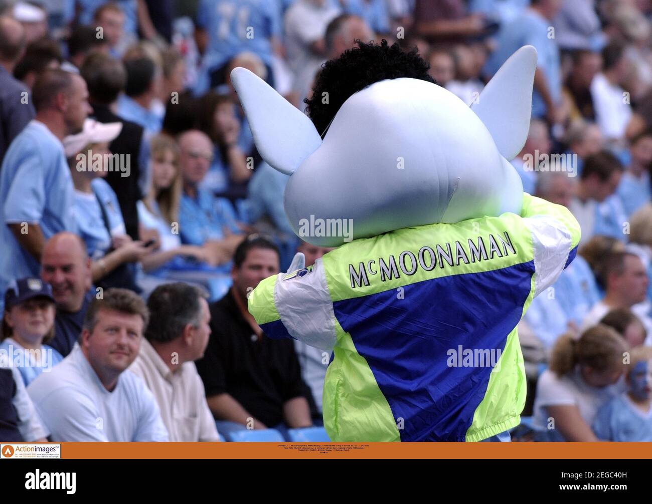 Football - FA Barclaycard Premiership - Manchester City v Aston Villa  - 14/9/03  Man City Mascot dressed as a scouser after new signing Steve McManaman  Mandatory Credit:Action Images / Darren Walsh  LivePic Stock Photo