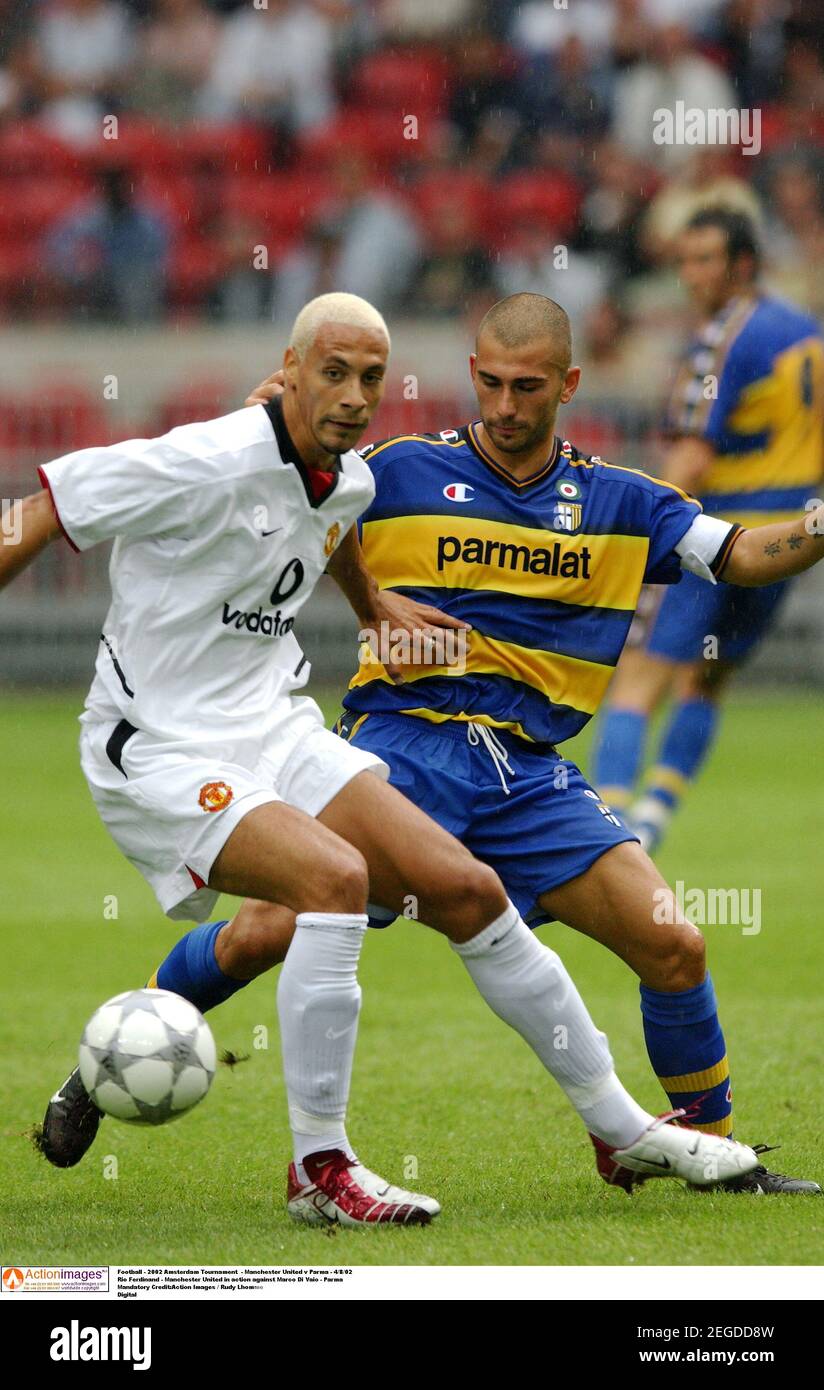 Football - 2002 Amsterdam Tournament - Manchester United v Parma - 4/8/02  Rio Ferdinand - Manchester United in action against Marco Di Vaio - Parma  Mandatory Credit:Action Images / Rudy Lhomme Digital Stock Photo - Alamy
