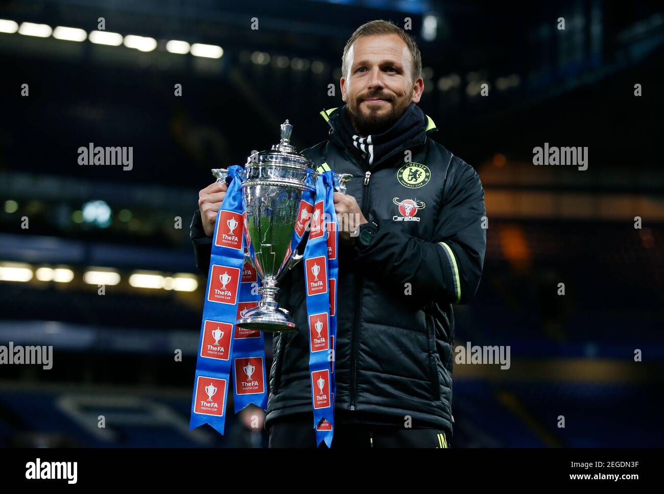 Britain Soccer Football Chelsea V Manchester City Fa Youth Cup Final Second Leg Stamford Bridge 26 4 17 Chelsea Youth Team Coach Jody Morris Celebrates With The Trophy At The Britain Soccer Football Chelsea V Manchester City Fa Youth Cup Final Second Leg Stamford Bridge 26 4 17 Chelsea Youth Team Coach Jody Morris Celebrates With The Trophy At The