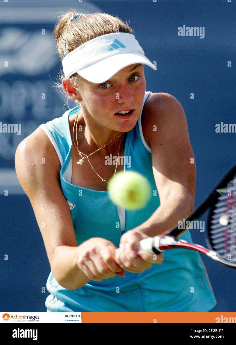 Tennis - Rogers Cup, Sony Ericsson WTA Tour - Montreal, Canada - 18/8/06  Anna Chakvetadze of Russia returns a shot to Shahar Peer of Israe  Mandatory Credit: Action Images / Chris Wattie  Livepic Stock Photo