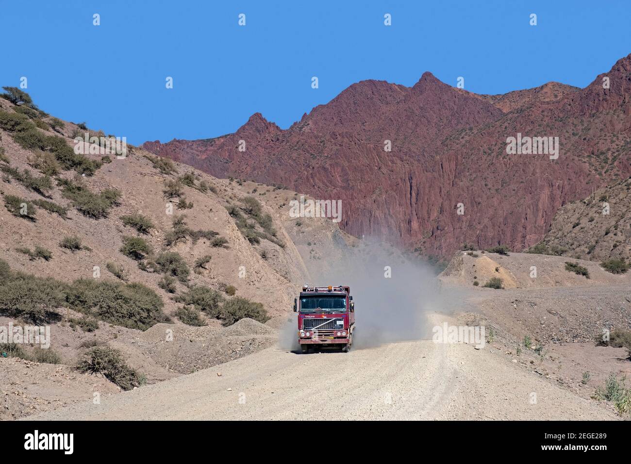 Truck driving on dirt road Route 21 / Ruta 21 on the high plateau of the Altiplano, between Tupiza and Uyuni, Potosí Department, Bolivia Stock Photo