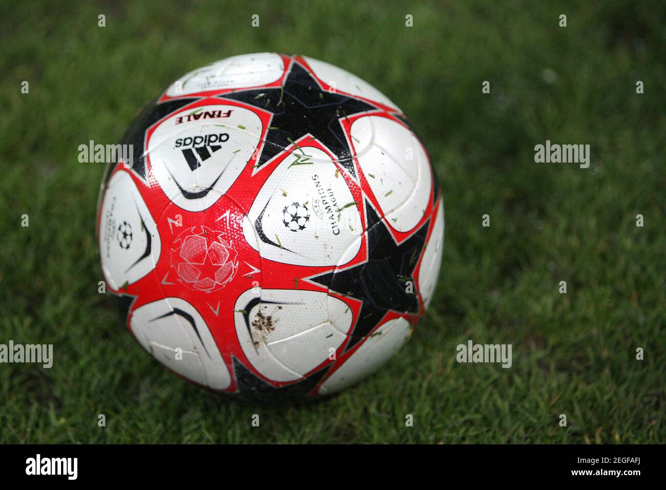 Football - Debreceni VSC v Liverpool - UEFA Champions League Group Stage  Matchday Five Group E - Budapest, Hungary - 09/10 - 24/11/09 General view /  Adidas Football Mandatory Credit: Action Images / Carl Recine Stock Photo -  Alamy
