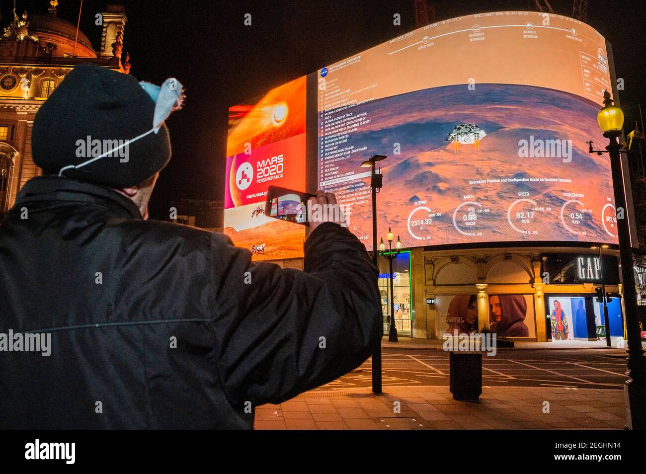 London Uk 18 Feb 21 Simulated Landing The Landing Of Nasa S Perseverance On Mars Live Streamed On The Piccadilly Lights The Seven Minutes Of Terror As The Rover Completes Its Martian