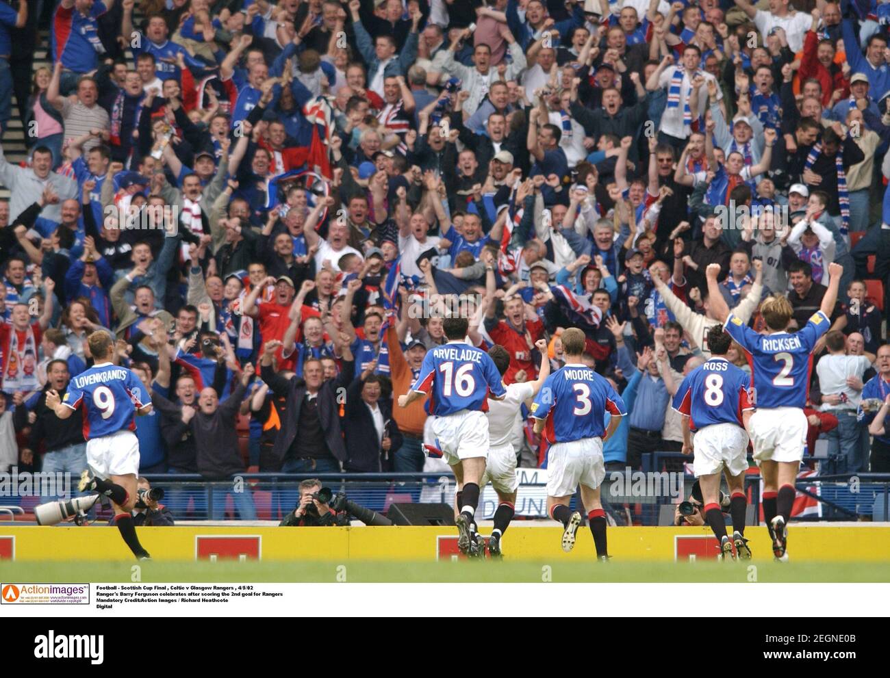 Rangers barry ferguson celebrates hires stock photography and images