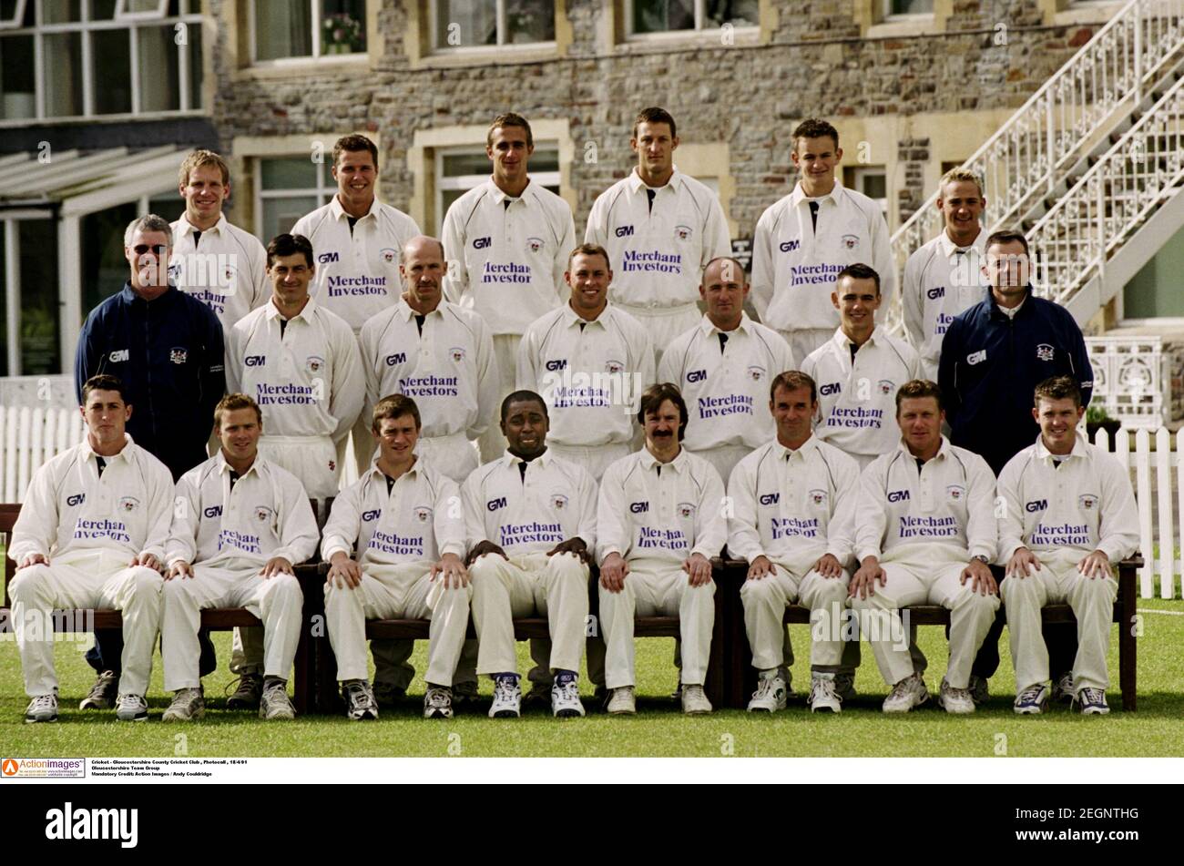 Cricket - Gloucestershire County Cricket Club , Photocall , 18/4/02  Gloucestershire Team Group  Mandatory Credit: Action Images / Paul Gilham Stock Photo