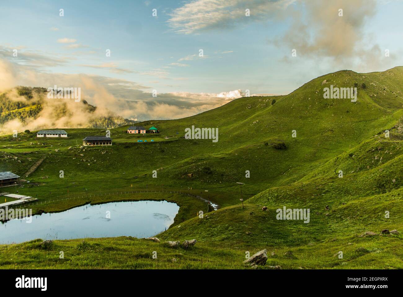 File:Hillock in front of the Prashar Lake (21250561509).jpg