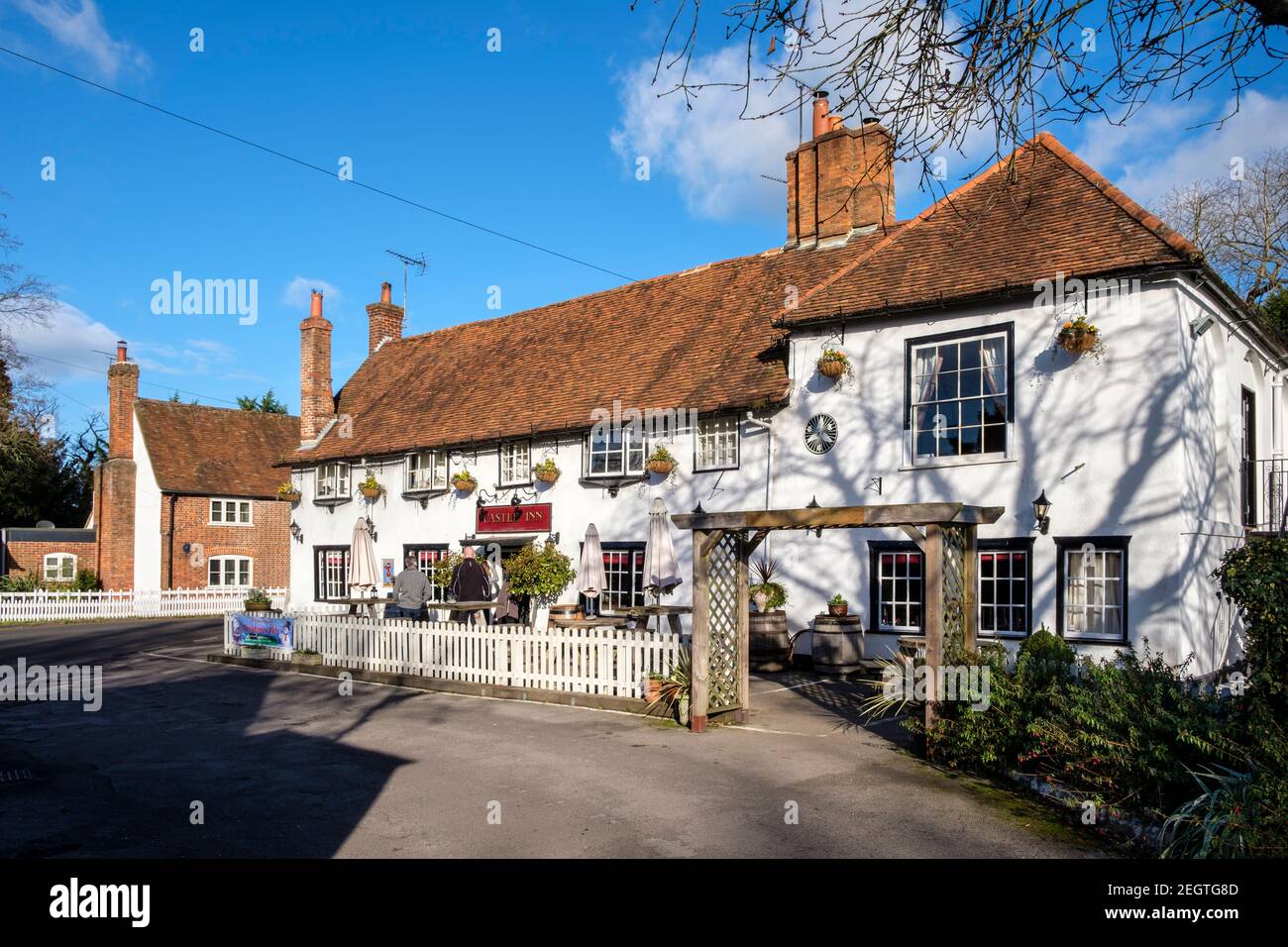Castle Inn pub, Hurst, Twyford, Berkshire, England, GB, UK Stock Photo